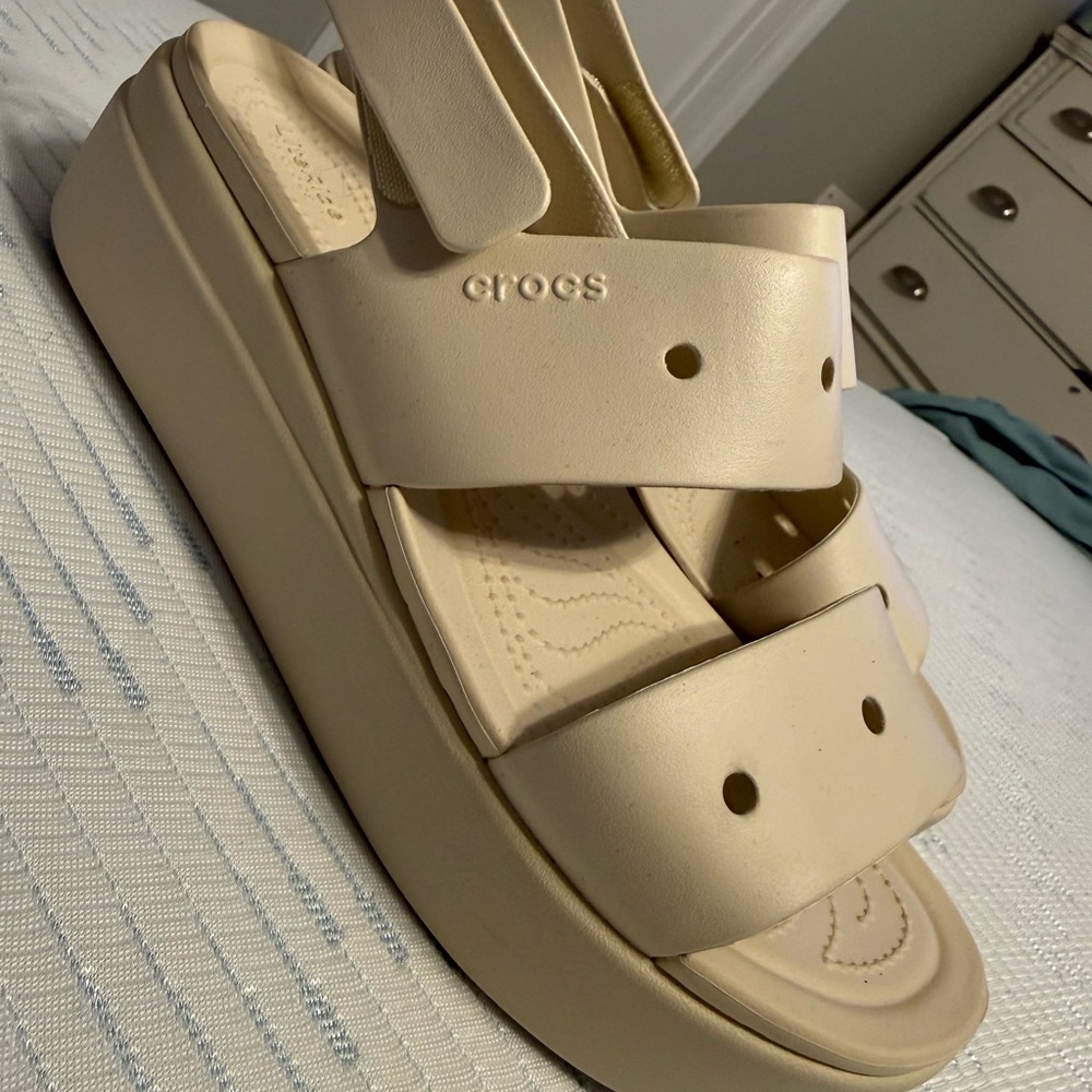 CROCS Women's Beige Platform Sandals